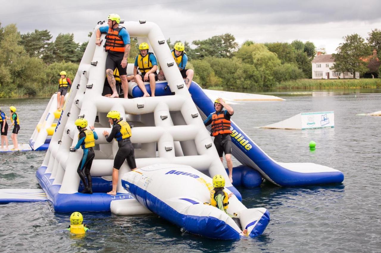 Calypso Hot Tub Breaks Tattershall Lakes Pet Friendly Dış mekan fotoğraf
