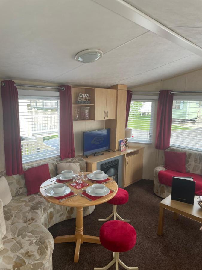 Calypso Hot Tub Breaks Tattershall Lakes Pet Friendly Dış mekan fotoğraf
